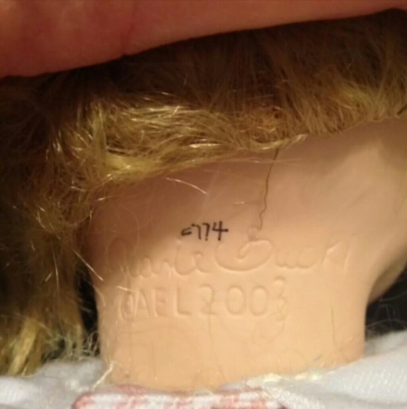 Diane Bucki porcelain collector dolls - Picture 4 of 4